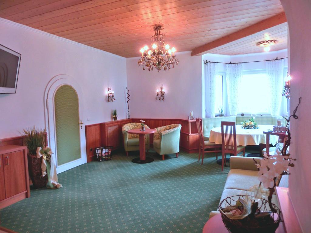 מוטנוואלד Hotel-Garni Drachenburg מראה חיצוני תמונה