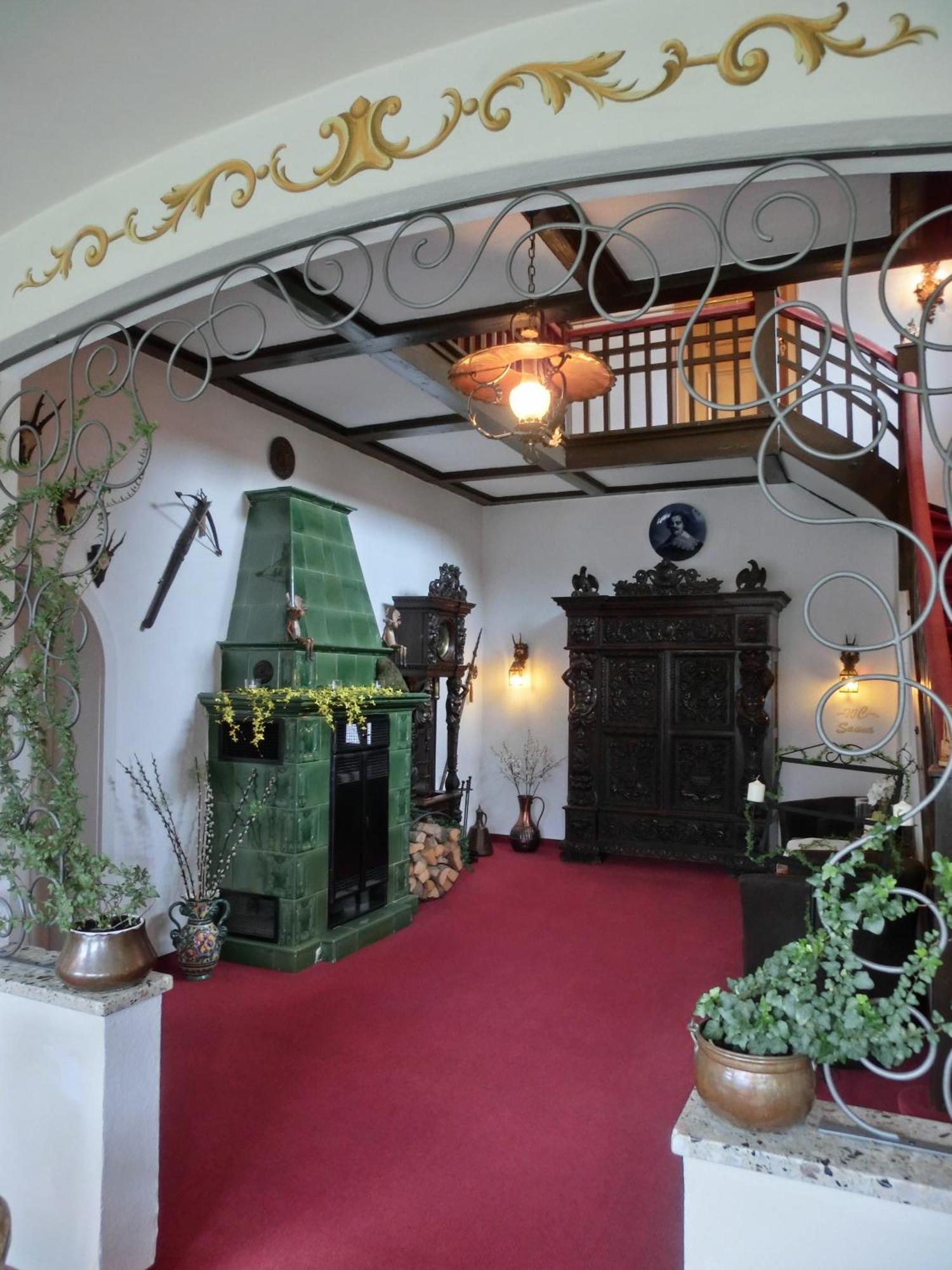 מוטנוואלד Hotel-Garni Drachenburg מראה חיצוני תמונה