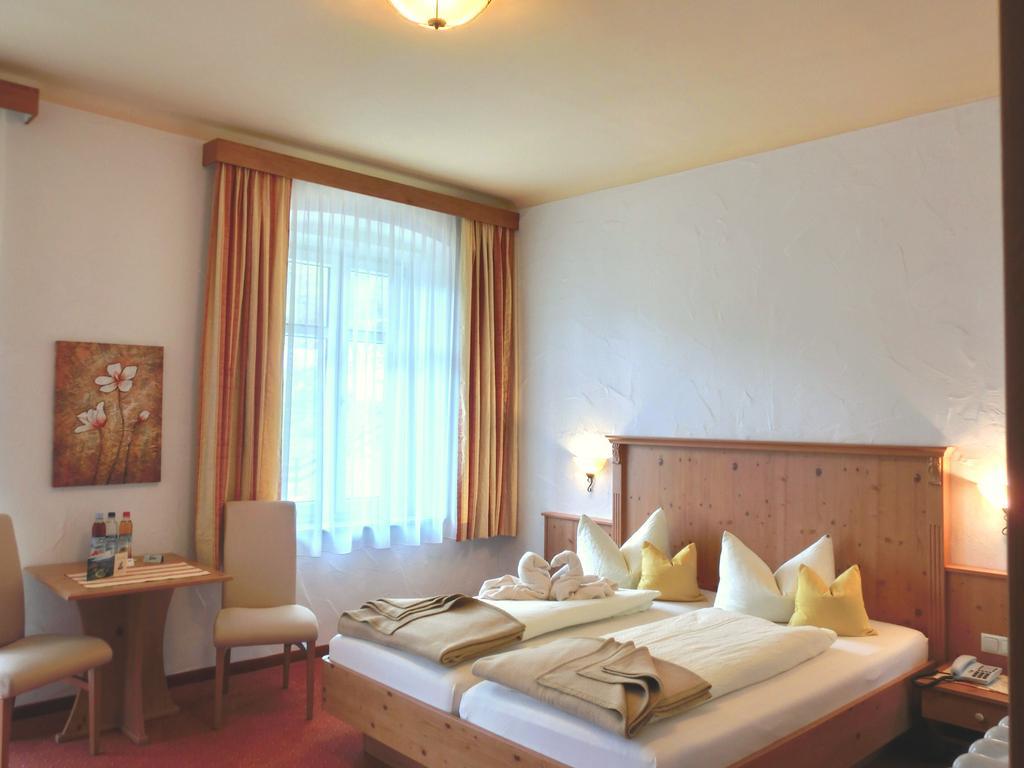 מוטנוואלד Hotel-Garni Drachenburg מראה חיצוני תמונה